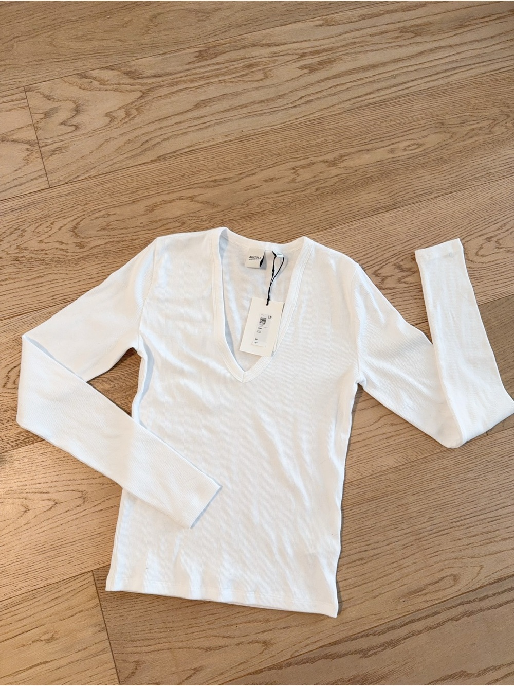 NWT 129503 Aritzia drift white S